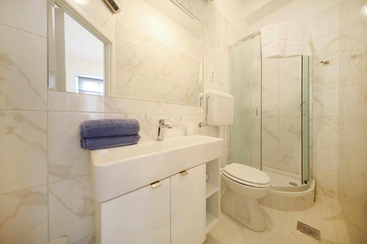 Sea View Studio Apartment Zára Kültér fotó