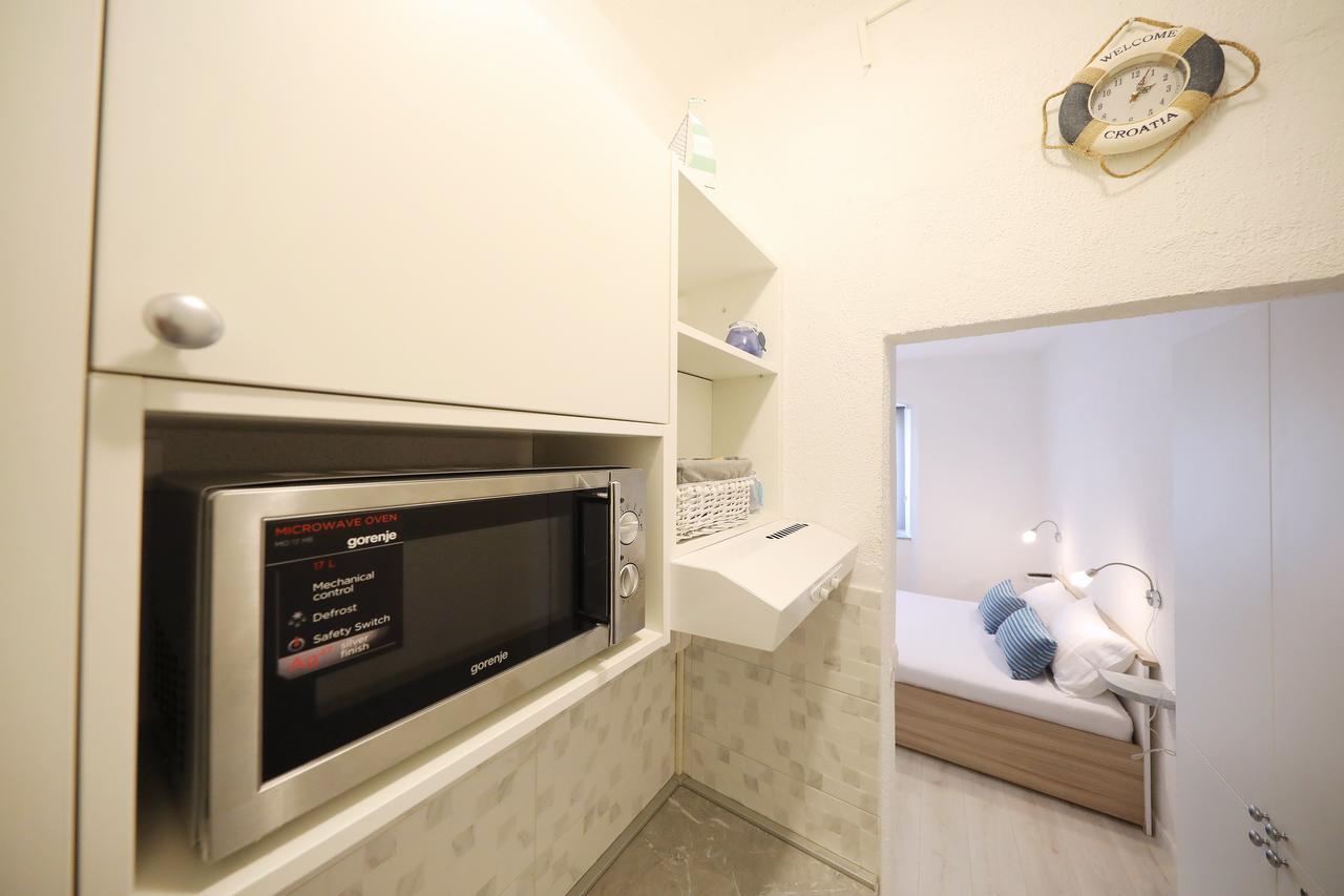 Sea View Studio Apartment Zára Kültér fotó